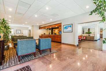هتل Comfort Inn By The Bay