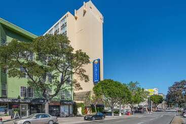 هتل Comfort Inn By The Bay