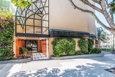 هتل Comfort Inn By The Bay