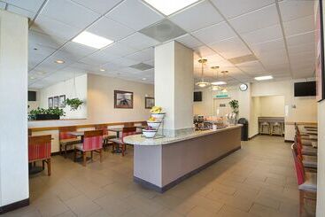 هتل Comfort Inn By The Bay