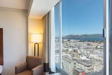هتل Comfort Inn By The Bay