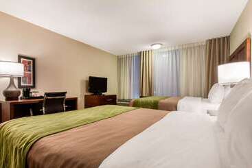 هتل Comfort Inn & Suites Omaha Central
