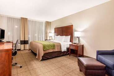 هتل Comfort Inn & Suites Omaha Central