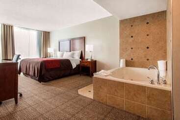 هتل Comfort Inn & Suites Omaha Central