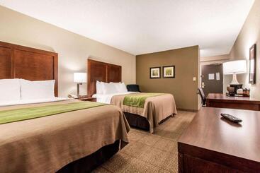 هتل Comfort Inn & Suites Omaha Central