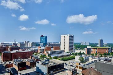هتل Courtyard By Marriott Detroit Downtown