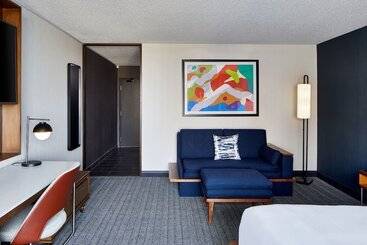 هتل Courtyard By Marriott Detroit Downtown