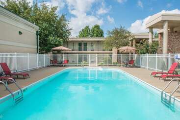 هتل Days Inn By Wyndham Paducah