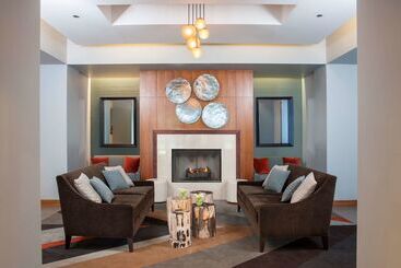 هتل Doubletree By Hilton  Chicago  North Shore Conference Center