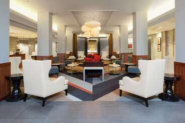 هتل Doubletree By Hilton  Chicago  North Shore Conference Center