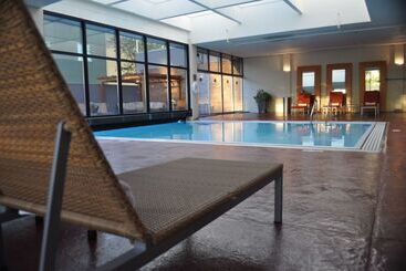 هتل Doubletree By Hilton  Chicago  North Shore Conference Center