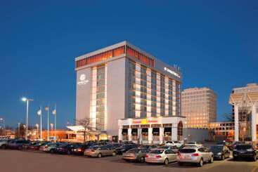 هتل Doubletree By Hilton  Chicago  North Shore Conference Center