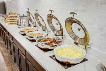 هتل Doubletree By Hilton Huntington