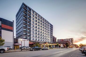 هتل Doubletree By Hilton Huntington