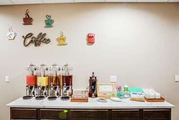 هتل Doubletree By Hilton Huntington