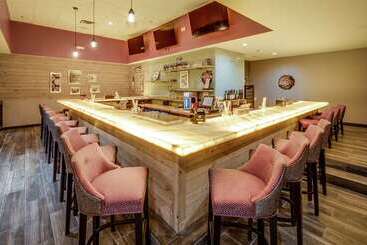 هتل Doubletree By Hilton Huntington