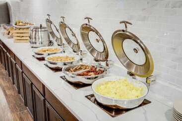 هتل Doubletree By Hilton Huntington
