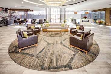 هتل Doubletree By Hilton Huntington