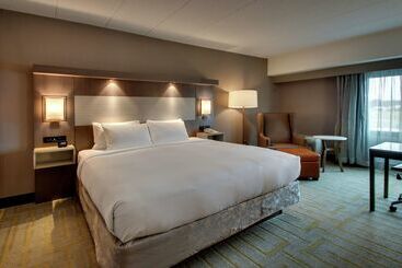 هتل Doubletree By Hilton Mt. Vernon