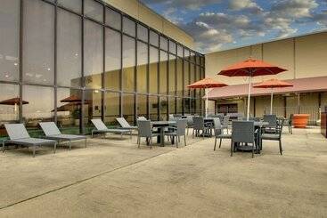 هتل Doubletree By Hilton Mt. Vernon