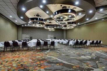 هتل Doubletree By Hilton Mt. Vernon