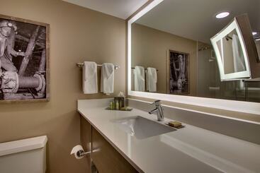 هتل Doubletree By Hilton Mt. Vernon