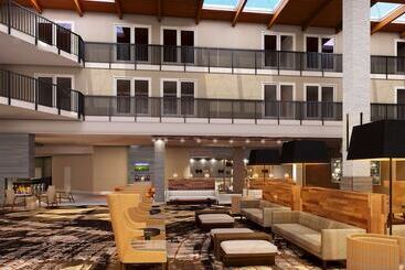 هتل Doubletree By Hilton Mt. Vernon