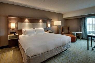 هتل Doubletree By Hilton Mt. Vernon