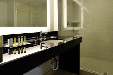 هتل Doubletree By Hilton Newarkfremont
