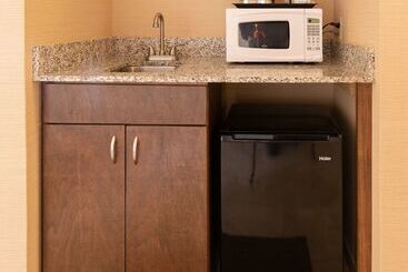 Doubletree By Hilton Hotel Norfolk Airport