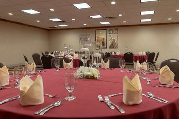 Doubletree By Hilton Hotel Norfolk Airport