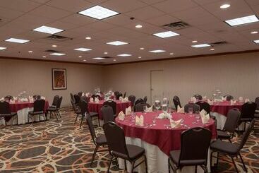 Doubletree By Hilton Hotel Norfolk Airport