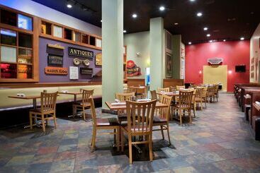 Doubletree By Hilton Hotel Norfolk Airport