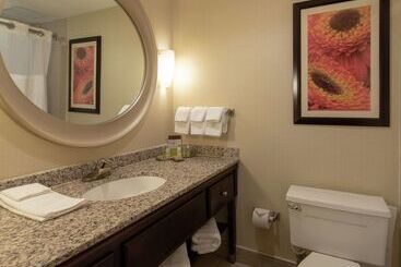 Doubletree By Hilton Hotel Norfolk Airport