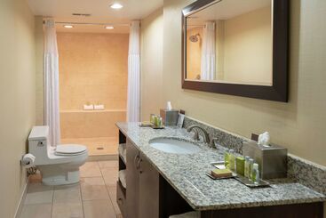 Doubletree By Hilton Hotel Norfolk Airport