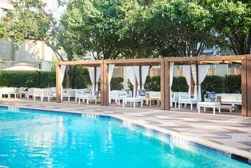 هتل Doubletree By Hilton Dallas   Market Center