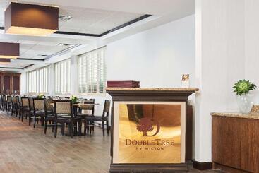 هتل Doubletree By Hilton Dallas   Market Center