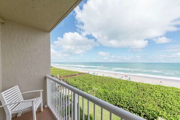 هتل Doubletree Suites By Hilton Melbourne Beach Oceanfront