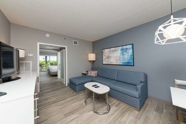هتل Doubletree Suites By Hilton Melbourne Beach Oceanfront