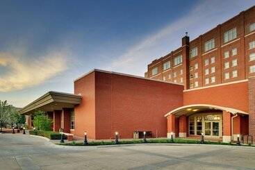 Drury Plaza Hotel Broadview Wichita