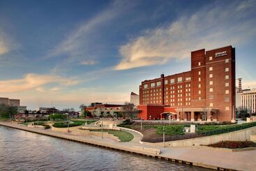 Drury Plaza Hotel Broadview Wichita