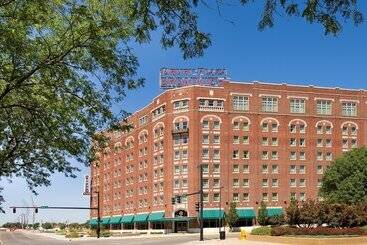 Drury Plaza Hotel Broadview Wichita