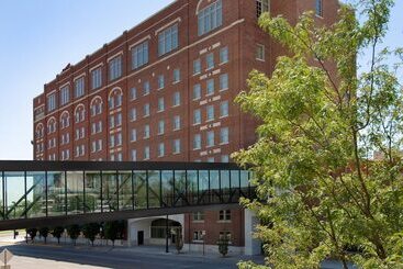Drury Plaza Hotel Broadview Wichita
