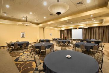 Drury Plaza Hotel Broadview Wichita