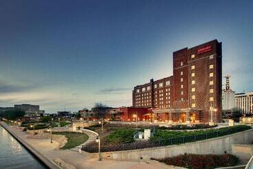 Drury Plaza Hotel Broadview Wichita
