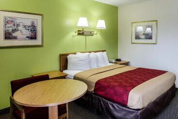 هتل Econo Lodge University