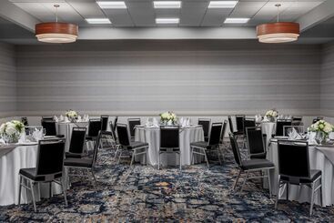 هتل Embassy Suites By Hilton Nashville Airport