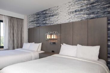 هتل Embassy Suites By Hilton Portland Maine
