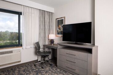 هتل Embassy Suites By Hilton Portland Maine