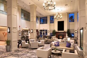 هتل Embassy Suites By Hilton Portland Maine